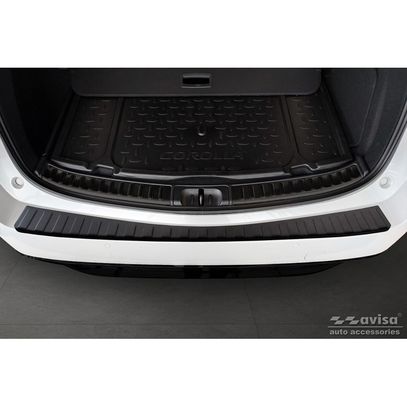 Protection de seuil arrière inox noir mat sur mesure pour Toyota Corolla XII Combi 2019- (incl. GR Sport) & Suzuki Swace Combi 2020- 'Ribs'
