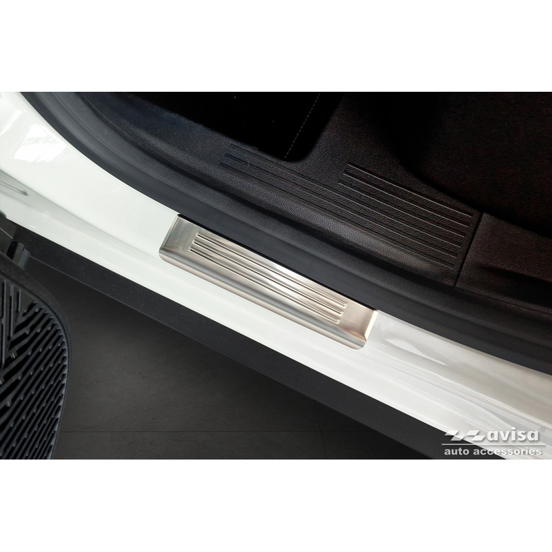 Seuils de portes inoxydable sur mesure pour Dacia Duster III 2024- 'Lines' - 4-pièces