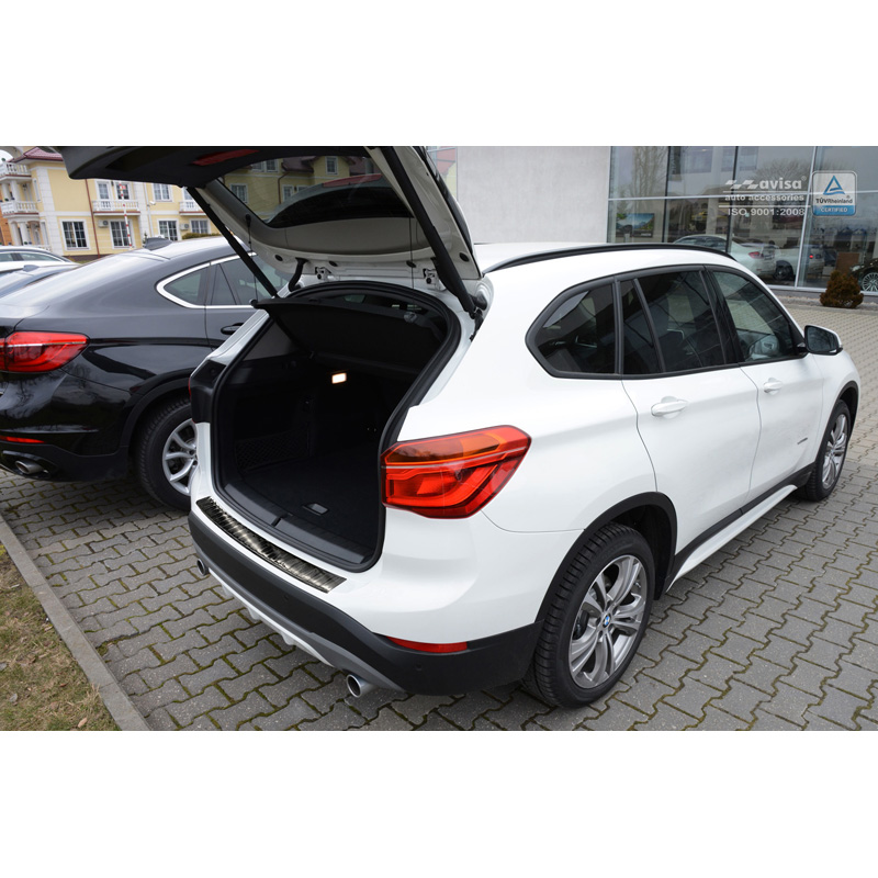 Protection de seuil arrière inox noir sur mesure pour BMW X1 (F48) 2015-2022 'Ribs'