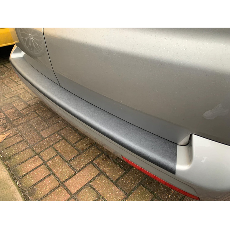 Protection de seuil arrière sur mesure pour Volkswagen Transporter T5.1 2010-2015 - Noir mat