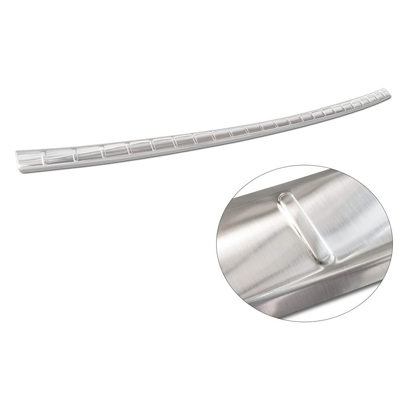 Protection de seuil arrière inox sur mesure pour Suzuki S-Cross II 2022- 'Ribs'