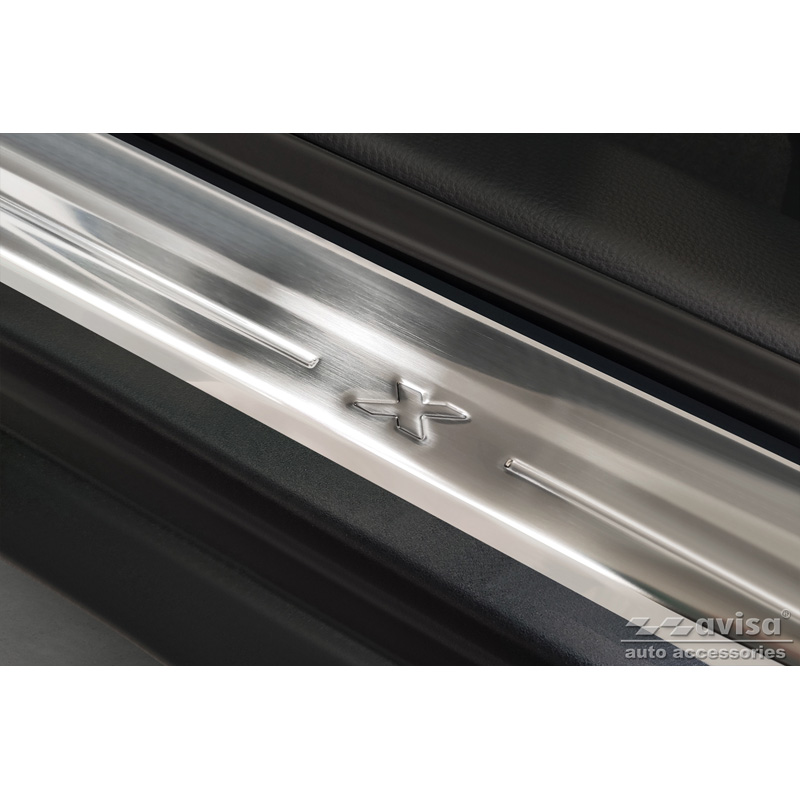 Seuils de portes inox sur mesure pour Toyota Aygo X 2022- 'Lines X' - 4-pièces