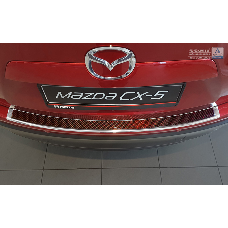 Protection de seuil arrière inox 'Deluxe' sur mesure pour Mazda CX-5 2014- Chromé/Carboné noir-rouge