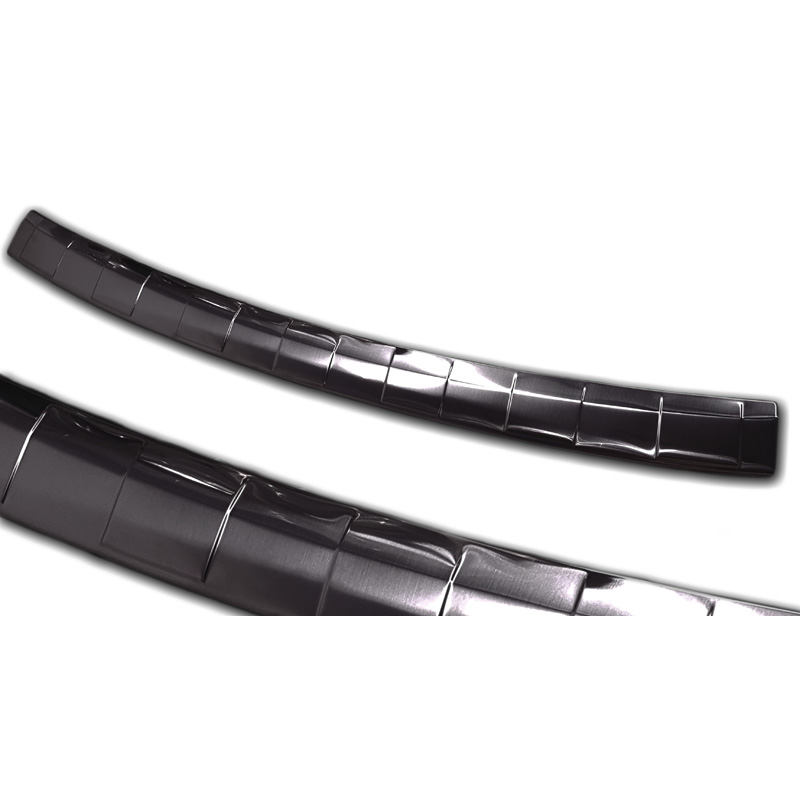 Protection de seuil arrière inox noir sur mesure pour Skoda Octavia IV Kombi 2020-2024 & FL 2024- (incl. RS, excl. Scout) 'Ribs'
