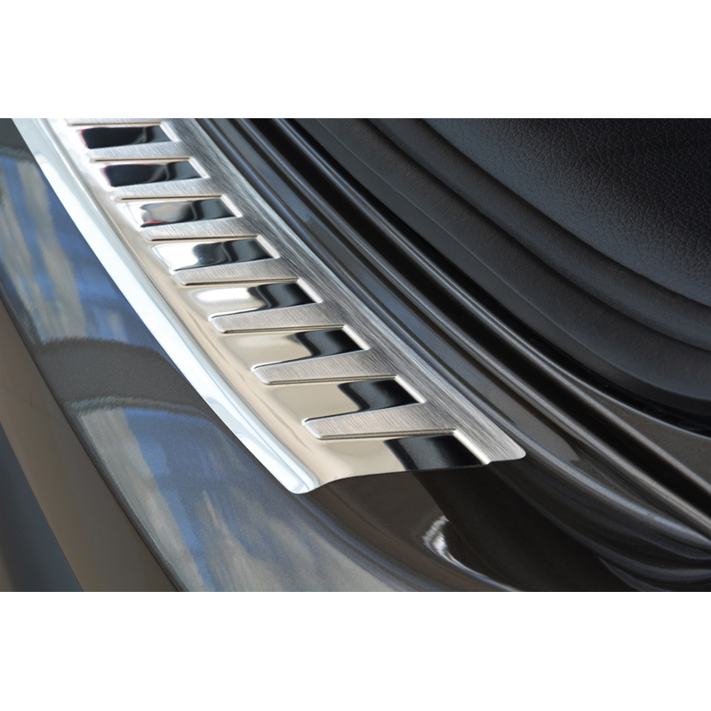 Protection de seuil arrière inox sur mesure pour Nissan Qashqai II 2014-2017 'Ribs'