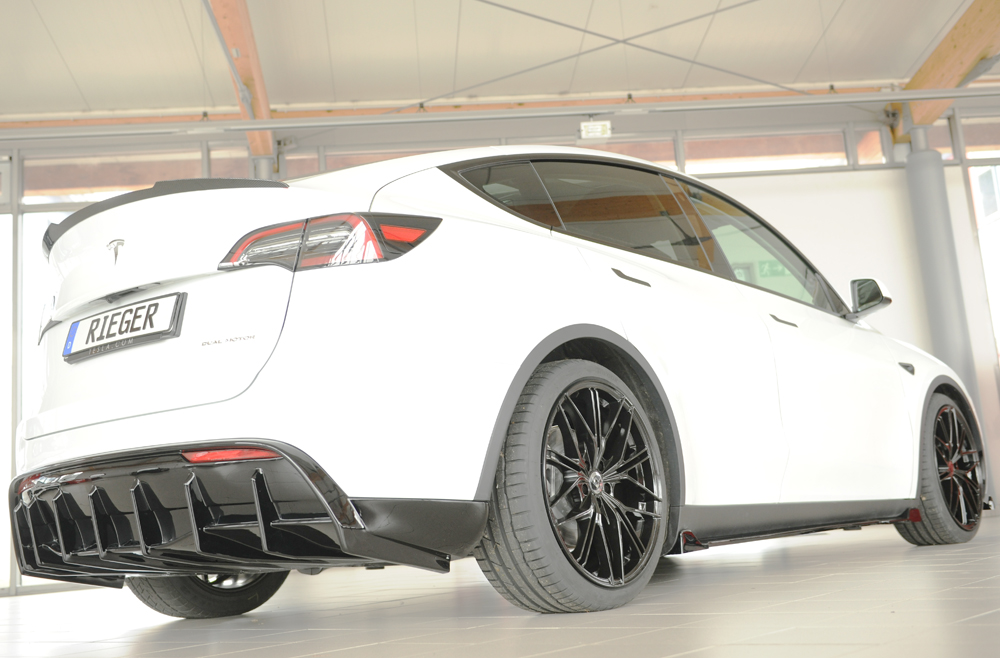 Diffuser Tesla Model Y Rieger Glans Zwart Trekhaak