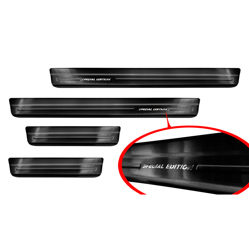 Seuils de portes inox noir sur mesure pour Mazda CX-30 2019- -  Acier Brossé 'Special Edition' 4-pièces