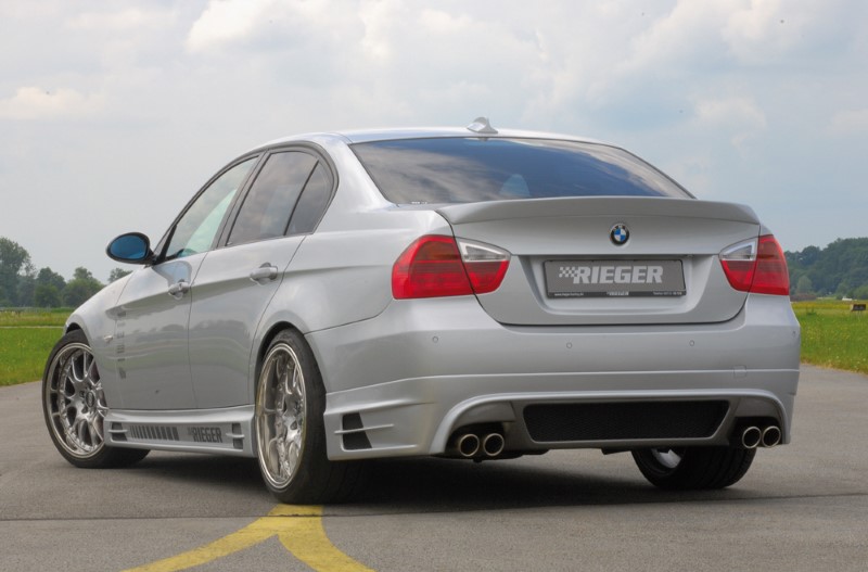 Zijskirts BMW E60 met 2 schacht en 2 uitsnedes Rieger