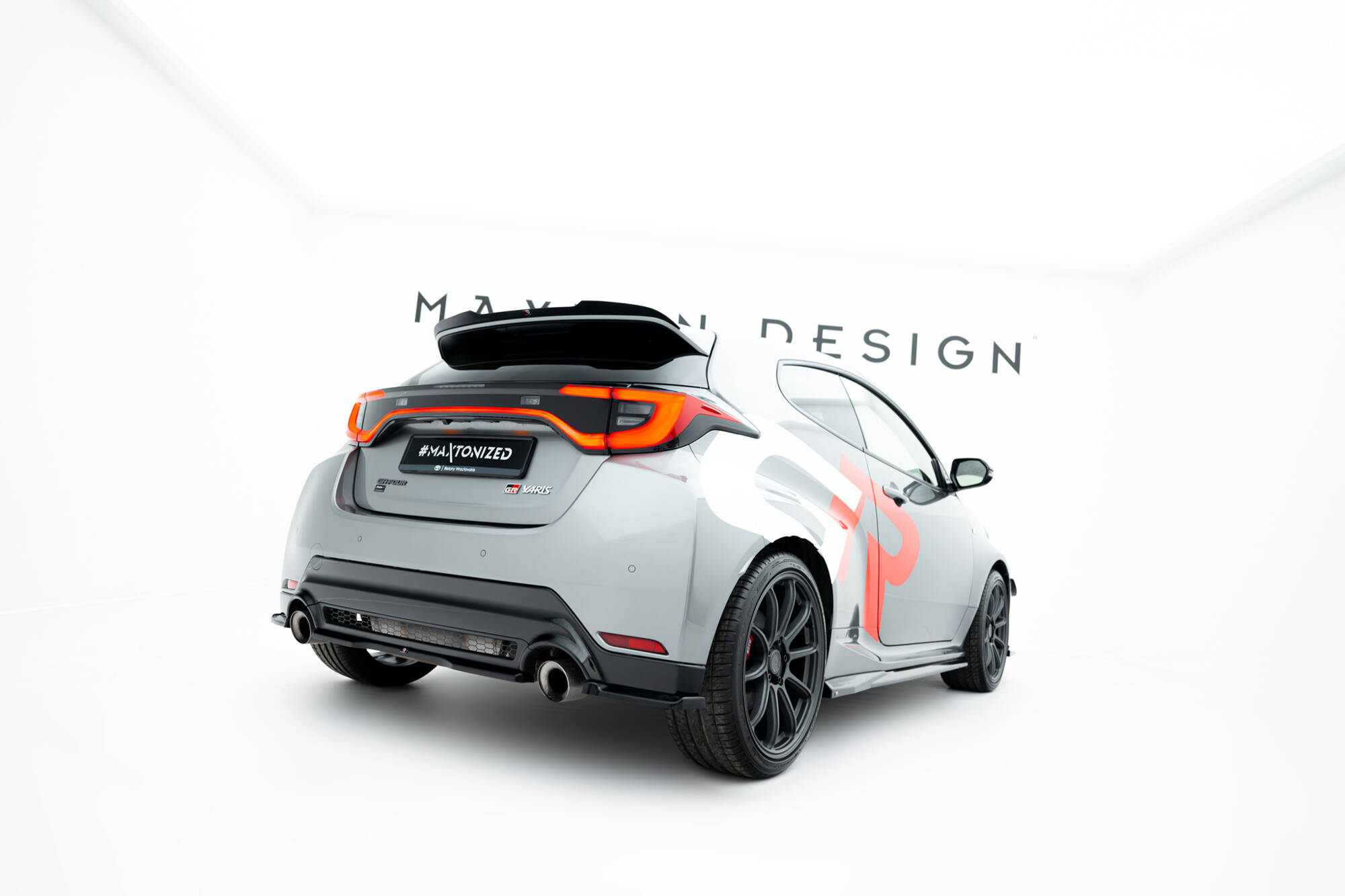 Achterzij spoilers Toyota GR Yaris MK4 Facelift Maxton Glanzend zwart