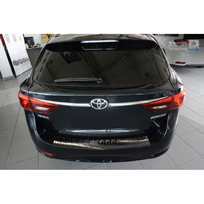 Protection de seuil arrière inox noir sur mesure pour Toyota Avensis III Facelift 2015- 'Ribs'
