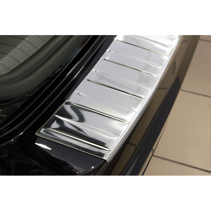 Protection de seuil arrière inox sur mesure pour Volkswagen Touran III 2015- incl. R-Line 'Ribs'