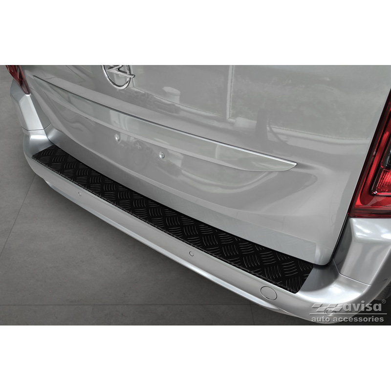 Protection de seuil arrière en aluminium noir mat sur mesure pour Citroën Berlingo (Multispace) & Peugeot Partner 2008-2015 & 2015-2018 & 2018- & Peugeot Rifter 2018- & Opel Combo E 2018- & Toyota Proace City/Verso 2019- & Fiat Doblo 2022- 'Riffled Pla