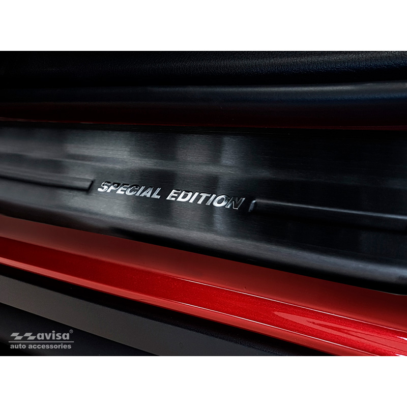Seuils de portes inox noir sur mesure pour Mazda CX-30 2019- -  Acier Brossé 'Special Edition' 4-pièces