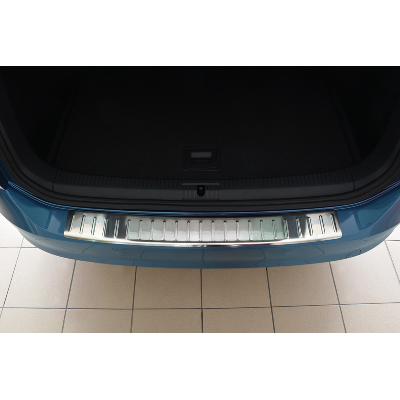 Protection de seuil arrière inox sur mesure pour Volkswagen Golf VII Variant 2012-2017 'Ribs'