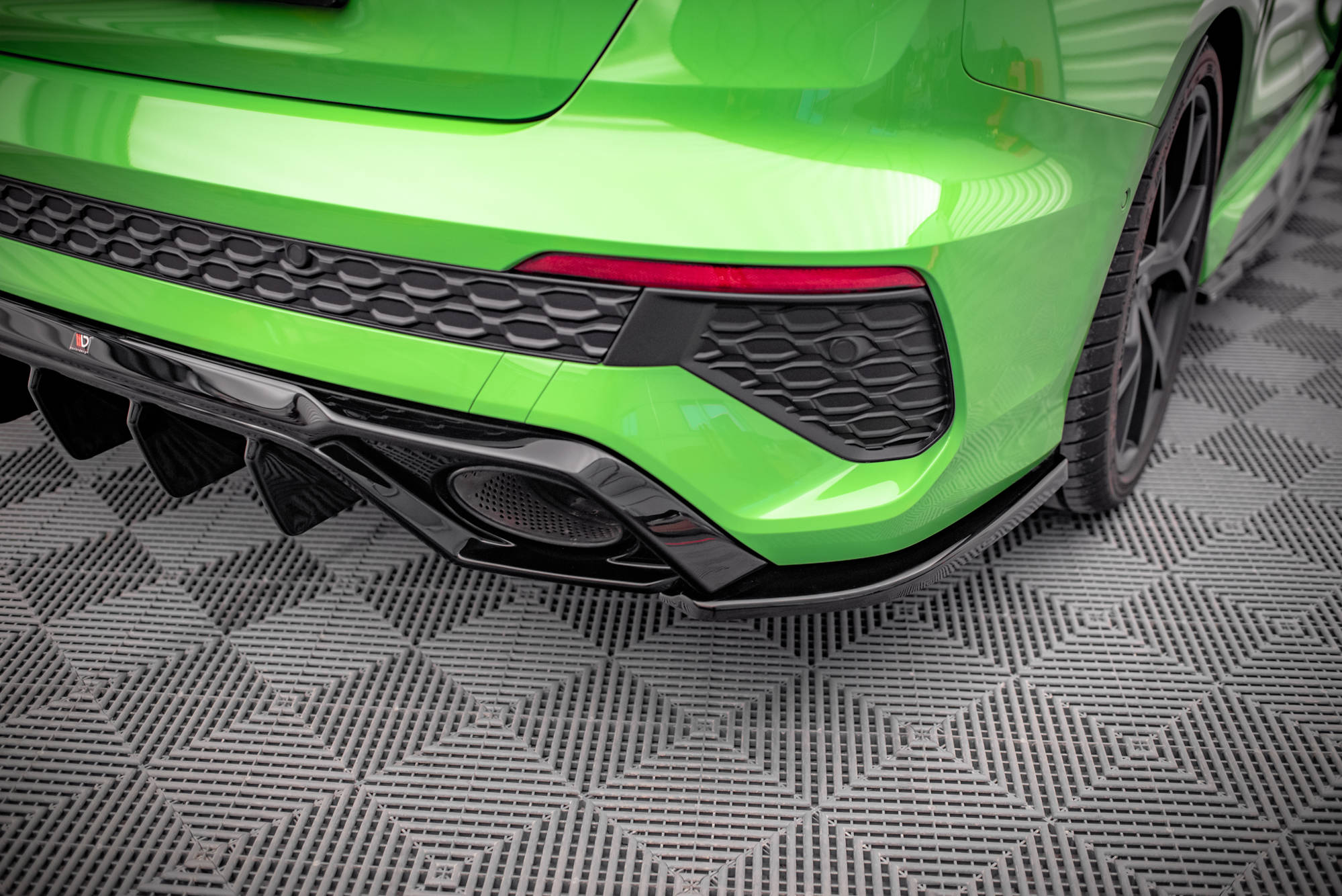 Bodykit passend voor Audi RS3 Sedan 8Y Maxton Glanzend zwart