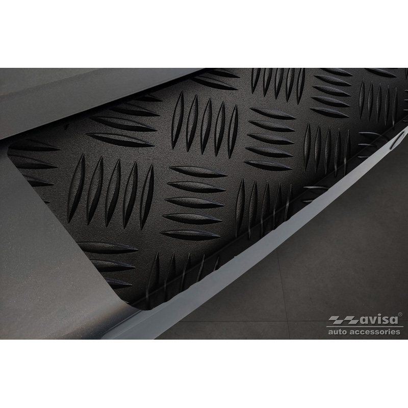 Protection de seuil arrière en aluminium noir mat sur mesure pour Citroën Space Tourer & Jumpy / Peugeot Traveller & Expert / Toyota Proace Verso 2016- / Opel Vivaro & Zafira Life 2019- (modèles avec dessus de pare-chocs peint) 'Riffled Plate'