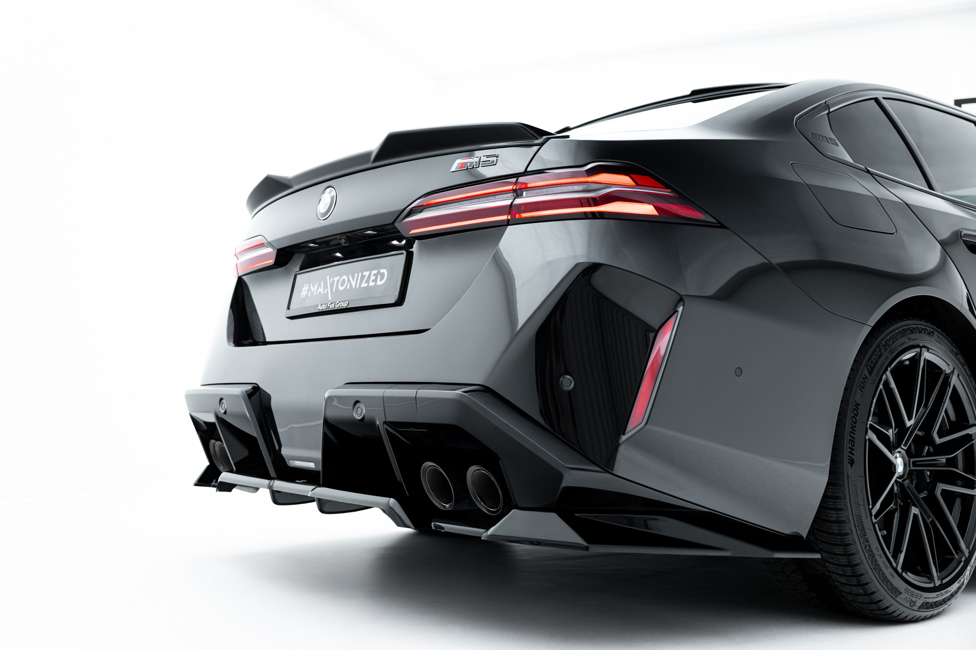 Bodykit passend voor BMW M5 G90 Maxton Glanzend zwart