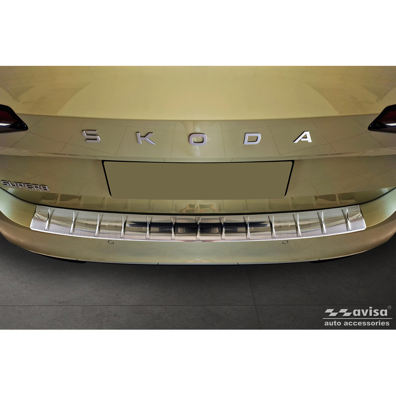 Protection de seuil arrière inox sur mesure pour Skoda Superb IV Combi 2023- 'Ribs'