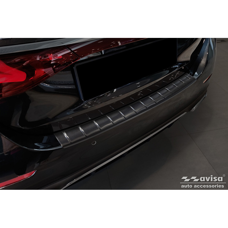 Protection de seuil arrière inox noir sur mesure pour Mercedes Classe-E W214 Sedan 2023- 'Ribs'