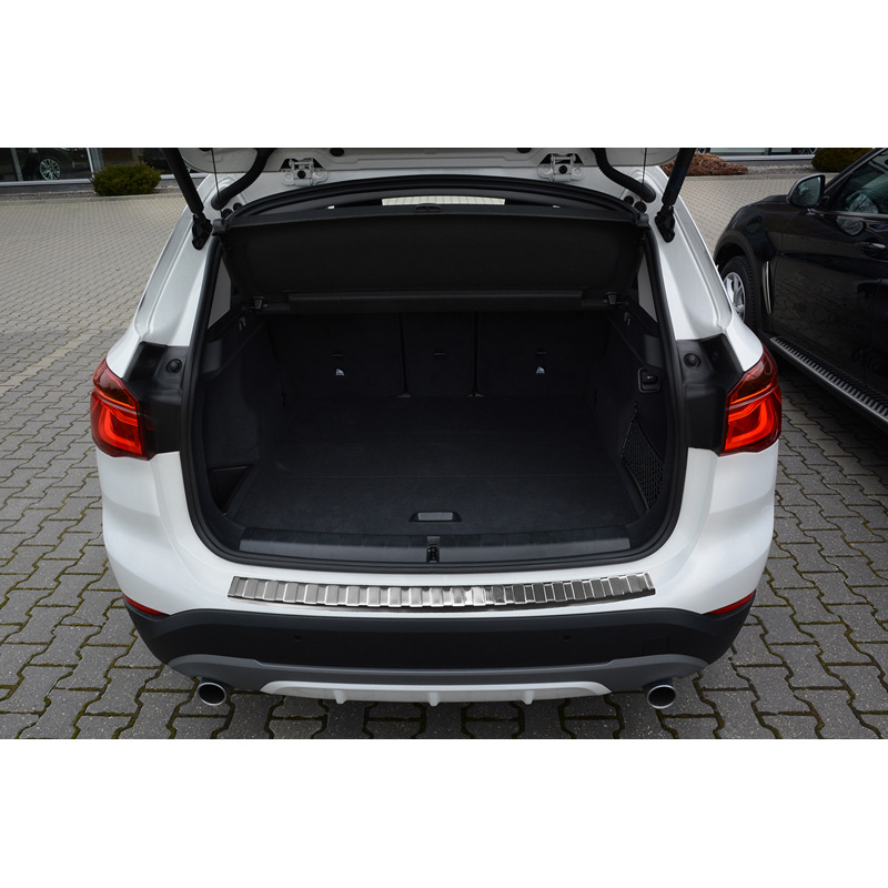 Protection de seuil arrière inox sur mesure pour BMW X1 F48 2015-2022 'Ribs'