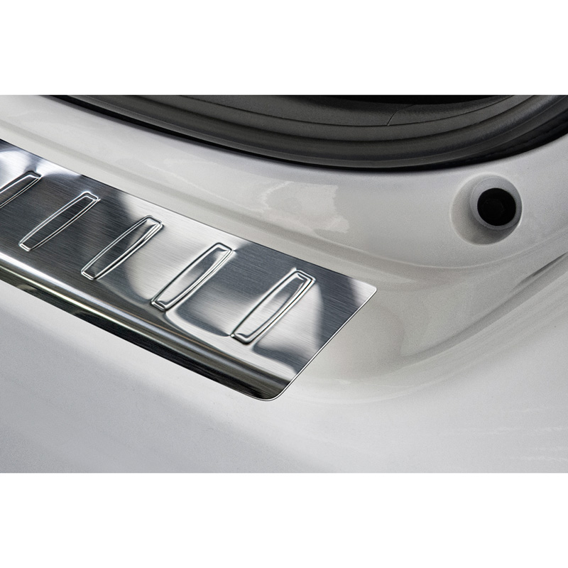 Protection de seuil arrière inox sur mesure pour Toyota Yaris III 2014-2019 'Ribs'