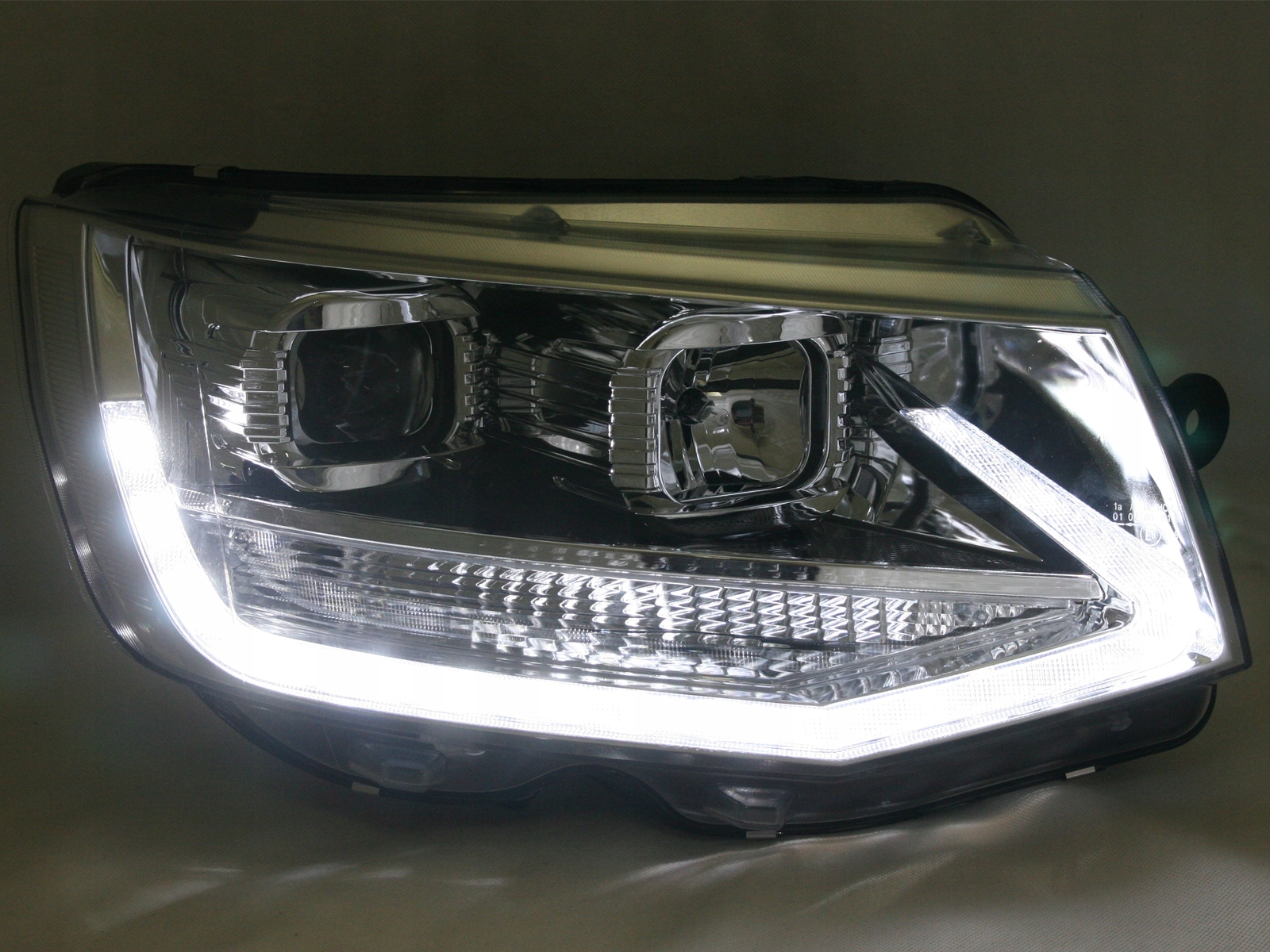 Koplampen passend voor VW T6 Multivan/Transporter Tube DRL