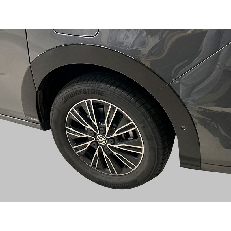 RGM Set extensions de garde-boue sur mesure pour Volkswagen T7 Multivan 2021- empattement longue - Noir brillant (avec Park Assist)