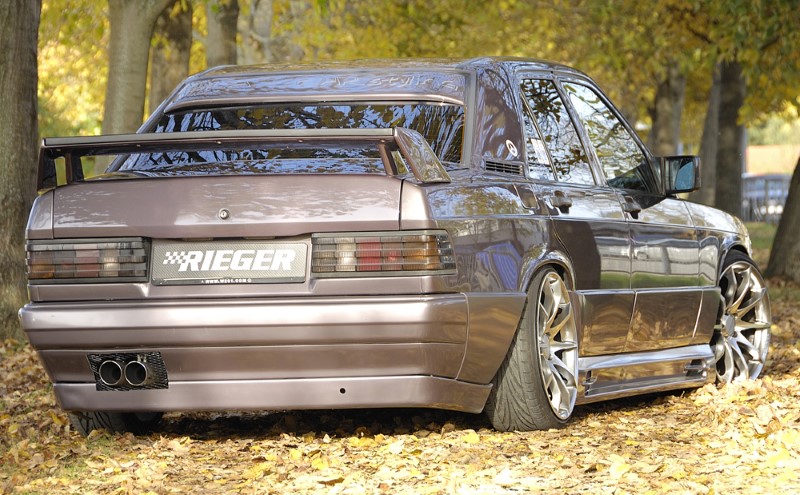 Zijskirts Mercedes W201 vanaf 89 met 2 schacht en 2 uitsnedes Ri