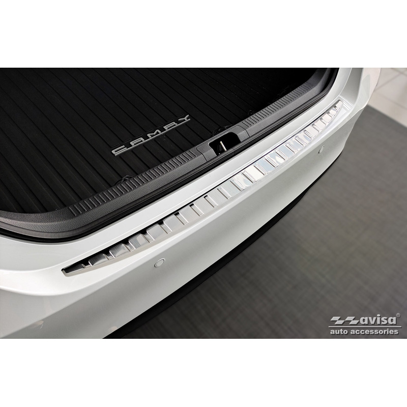 Protection de seuil arrière inox sur mesure pour Toyota Camry (V7) 2017-2021 & FL 2021-2024 / Toyota Camry (XV80) 2024- 'Ribs'