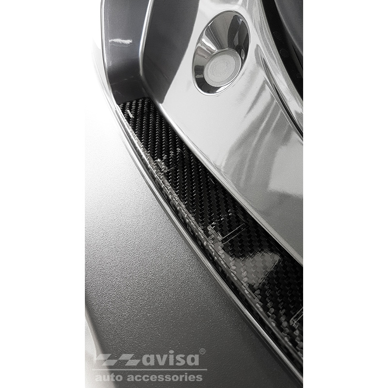 Protection de seuil arrière carboné 3D sur mesure pour Mazda CX-30 2019- 'Ribs'