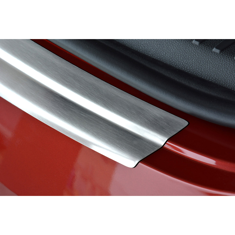Protection de seuil arrière inox sur mesure pour Seat Leon 5F 5 portes 2013-2020 'Ribs'