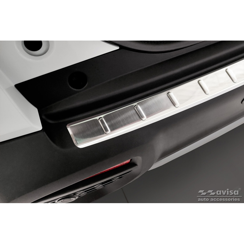 Protection de seuil arrière inox sur mesure pour Suzuki S-Cross II 2022- 'Ribs'