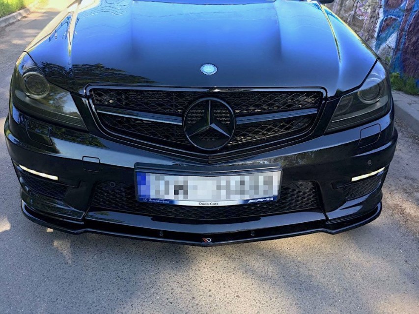 Voorspoiler Mercedes AMG C63 W204 Maxton Design glans zwart