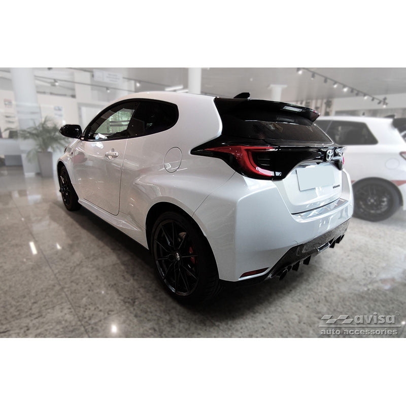 Protection de seuil arrière inox sur mesure pour Toyota Yaris IV 'GR' 2020- 'Ribs'