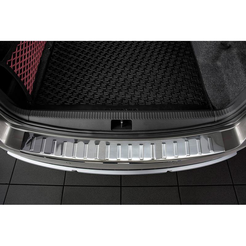 Protection de seuil arrière inox sur mesure pour Skoda Octavia III Scout 2014-2020 'Ribs'