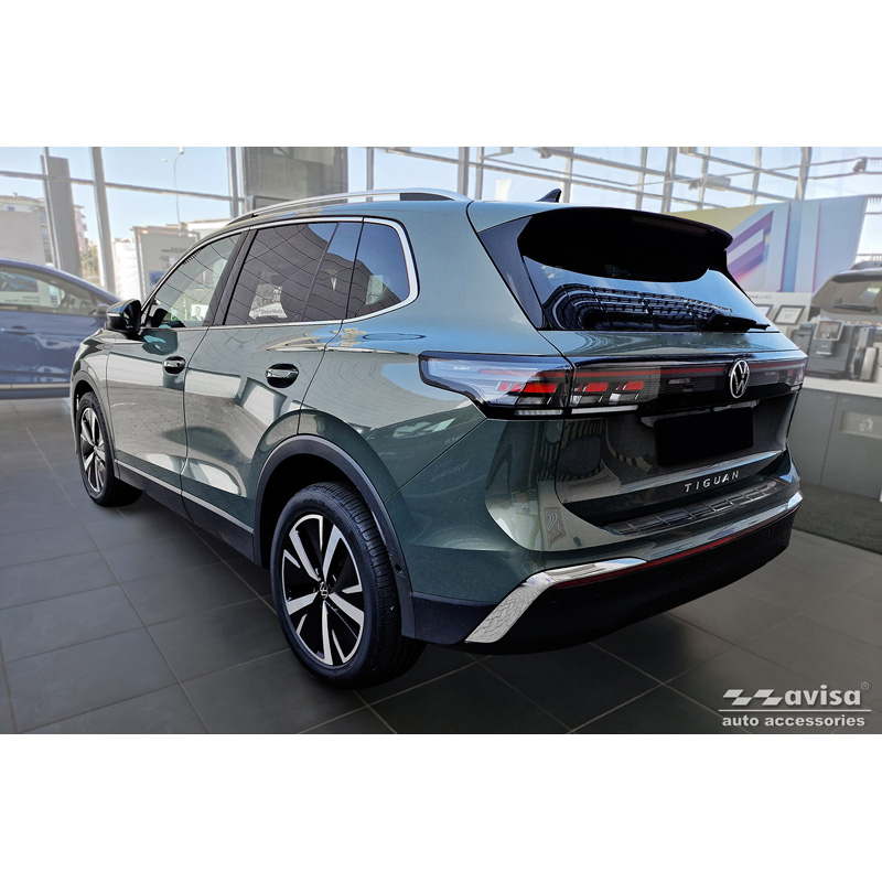 Protection de seuil arrière carboné 3D sur mesure pour Volkswagen Tiguan III (CT1) 2024- 'Ribs'