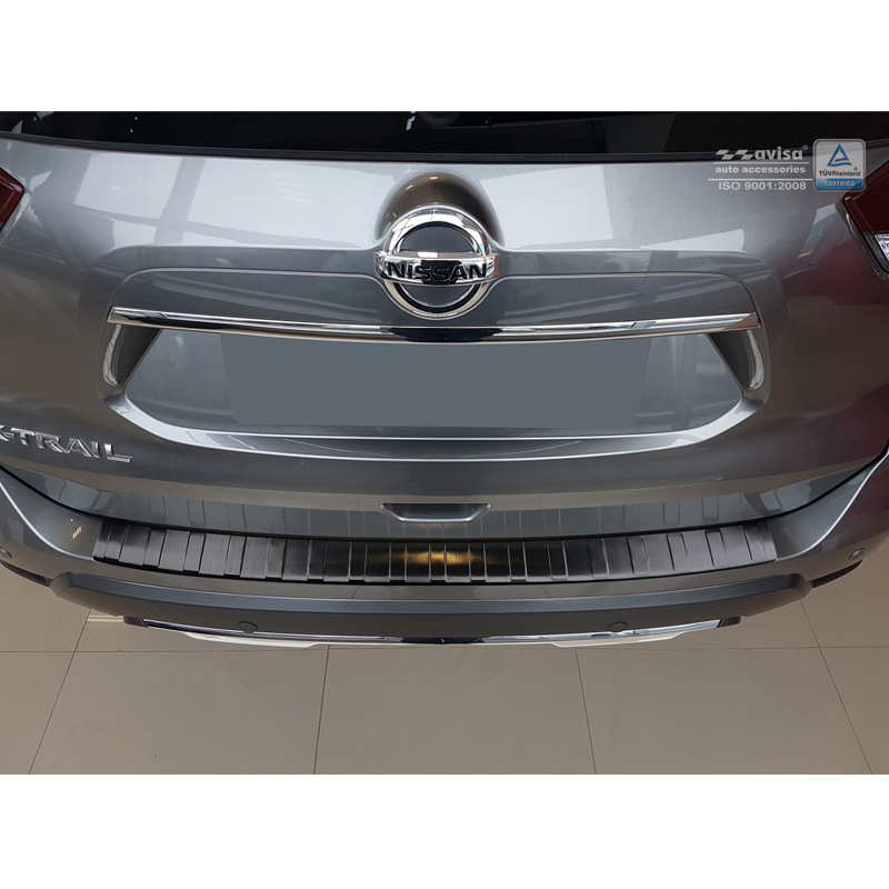 Protection de seuil arrière inox noir sur mesure pour Nissan X-Trail III (T32) Facelift 2017-2021 'Ribs'