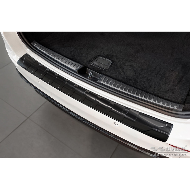 Protection de seuil arrière inox noir sur mesure pour Mercedes Classe-C W206 Kombi 2021- 'Ribs'
