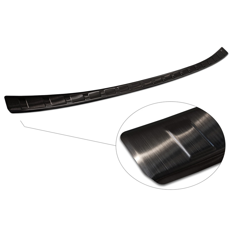Protection de seuil arrière inox noir sur mesure pour Nissan Qashqai III 2021- 'Ribs'