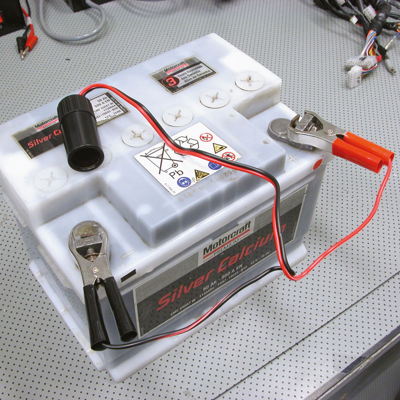 Carpoint Pinces à Batterie pour Prise Allume-Cigare 12V 10A