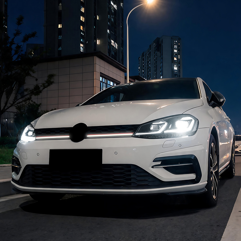 Grill en Optique-GTI avec Bande-LED sur mesure pour Volkswagen Golf VII (7.5) HB/Variant Facelift 2017-2020
