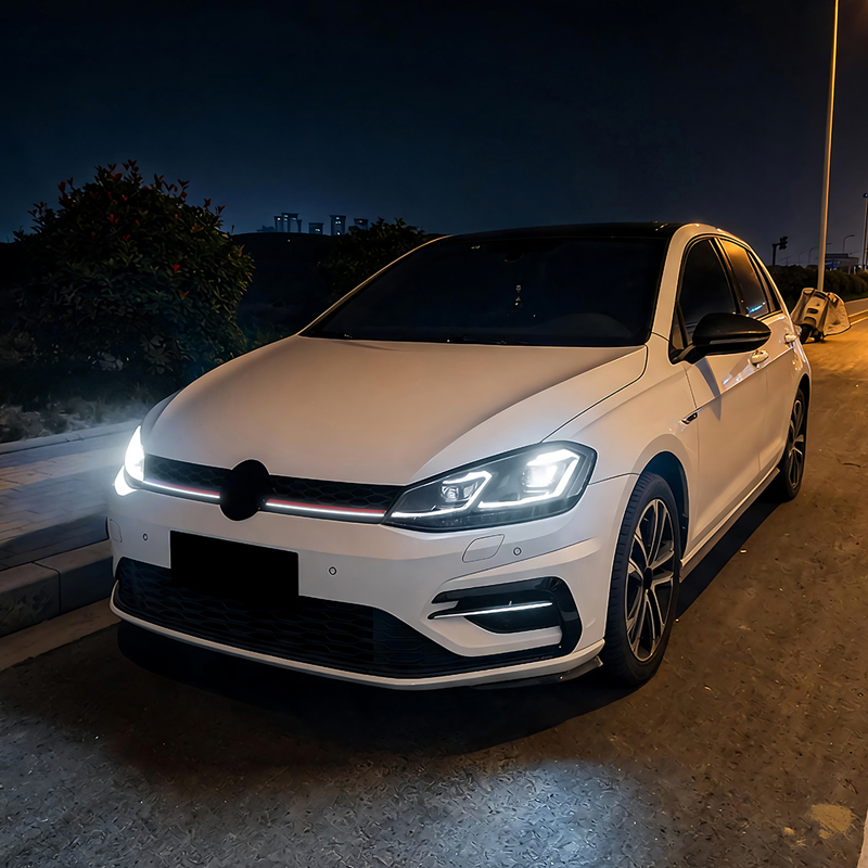 Grill en Optique-GTI avec Bande-LED sur mesure pour Volkswagen Golf VII (7.5) HB/Variant Facelift 2017-2020