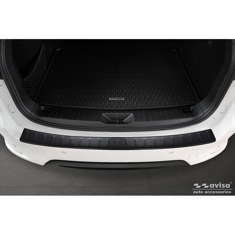 Protection de seuil arrière inox noir mat sur mesure pour Mazda CX-60 (KH) 2022- 'Ribs'