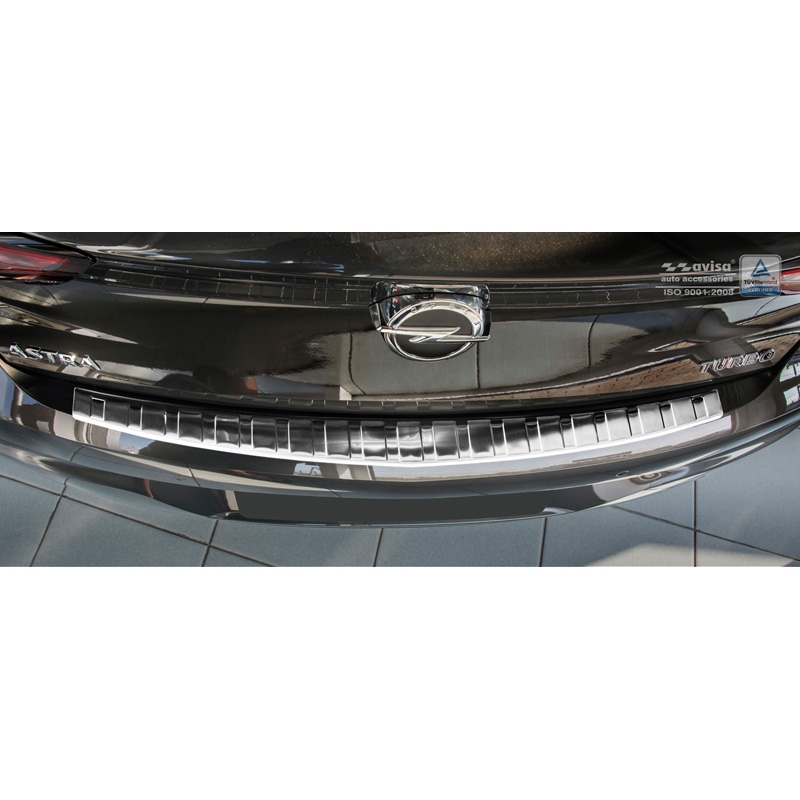 Protection de seuil arrière inox sur mesure pour Opel Astra K HB 5-portes 2015- 'Ribs'