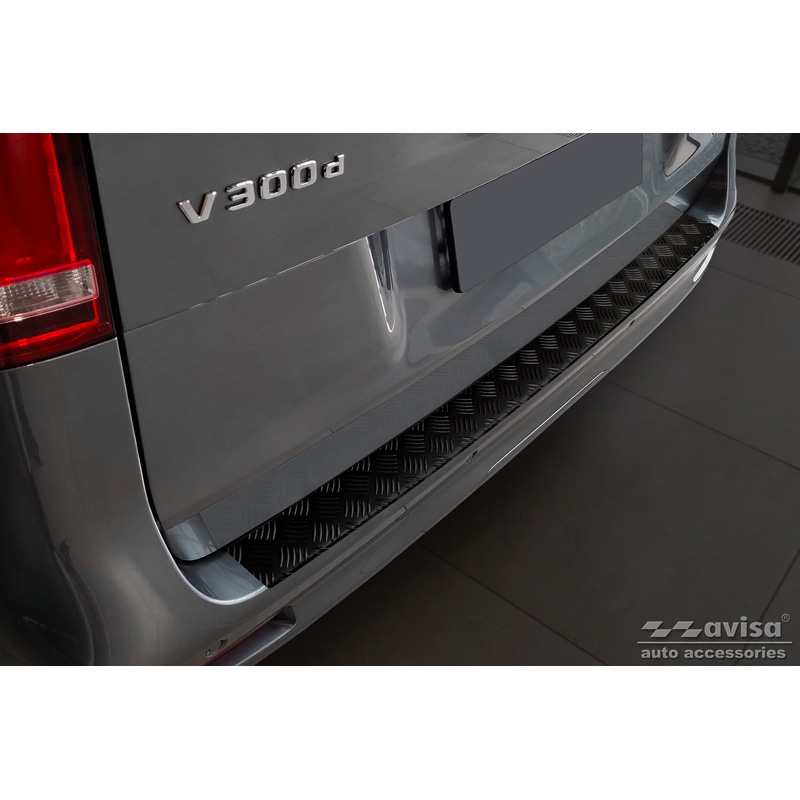 Protection de seuil arrière en aluminium noir mat sur mesure pour Mercedes Vito & Classe-V 2014-2019 & Facelift 2019- 'Riffled Plate'
