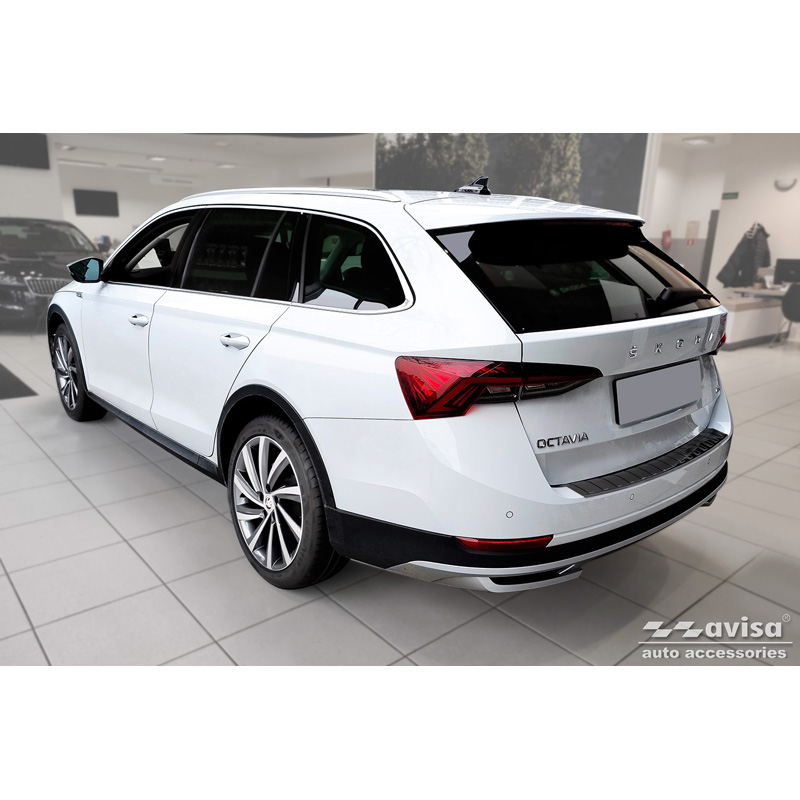 Protection de seuil arrière inox Noir sur mesure pour Skoda Octavia Scout (NX5) 2020- 'Ribs'