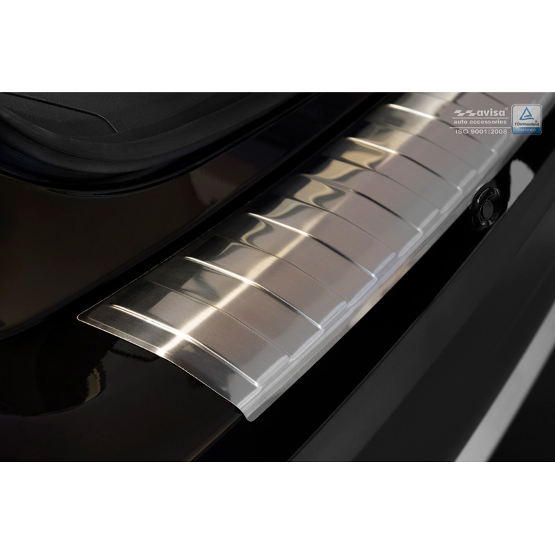 Protection de seuil arrière inox sur mesure pour Mitsubishi Outlander III Facelift 2015- 'Ribs' (avec découpé PDC)