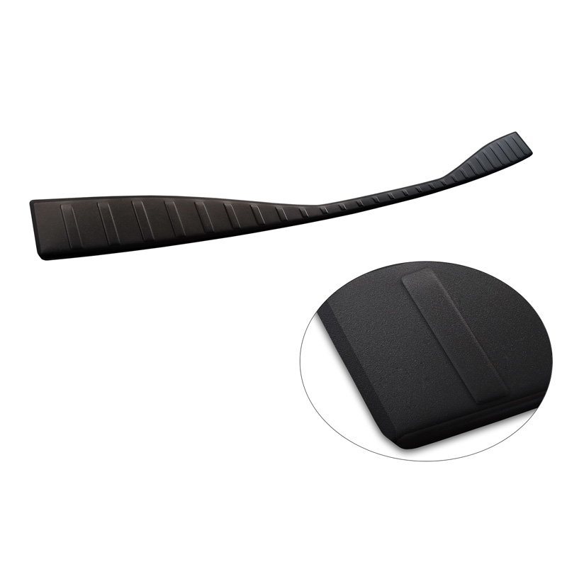 Protection de seuil arrière inox noir mat sur mesure pour Toyota bZ4X 2021- & Subaru Solterra 2022- 'Ribs'