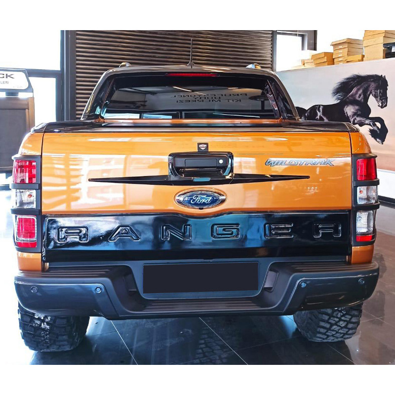Protecteur de hayon sur mesure pour Ford Ranger T6/T7/T8 2012-2022 - Version 3 - Noir brillant