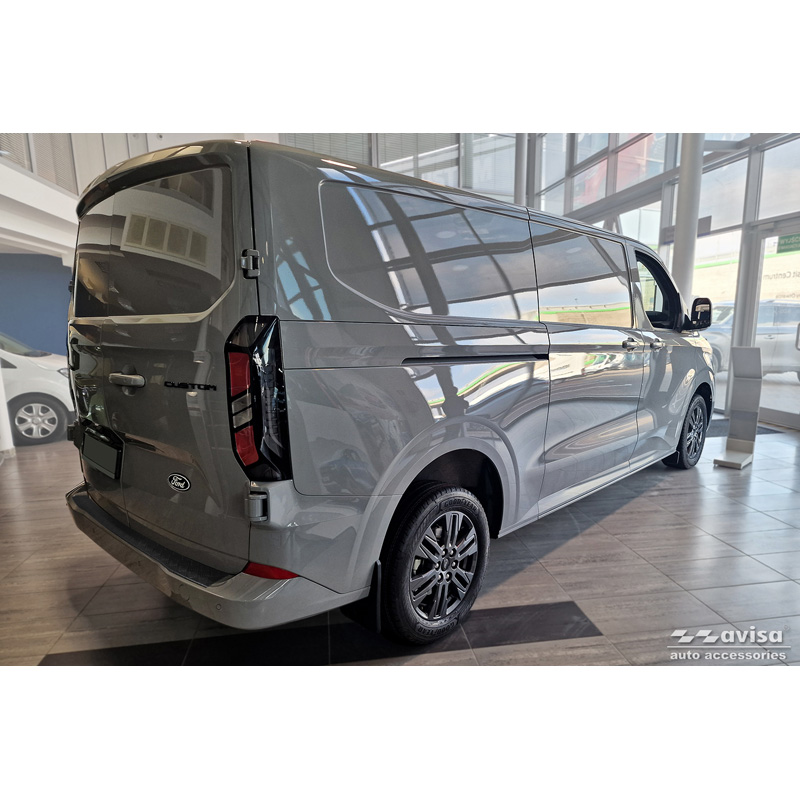 Protection de seuil arrière en aluminium noir mat sur mesure pour Ford Transit Custom & Tourneo Custom (V710) 2023- / Volkswagen Transporter T7 2024- 'Riffled Plate'